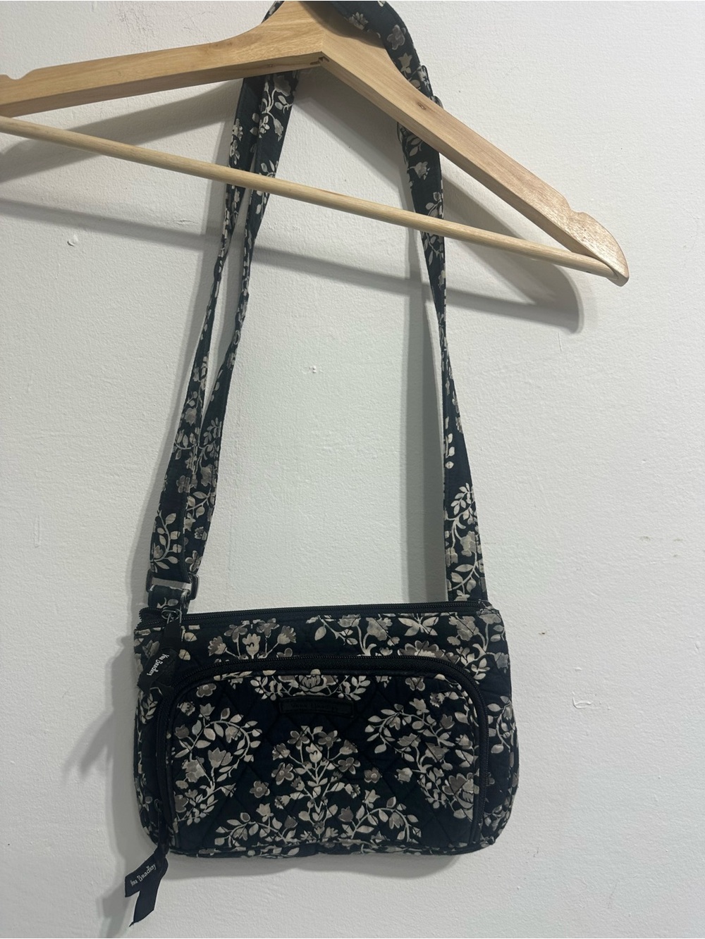 Vera Bradley Black Gray Floral Quilted Crossbody Shoulder Bag Adjustable Strap
